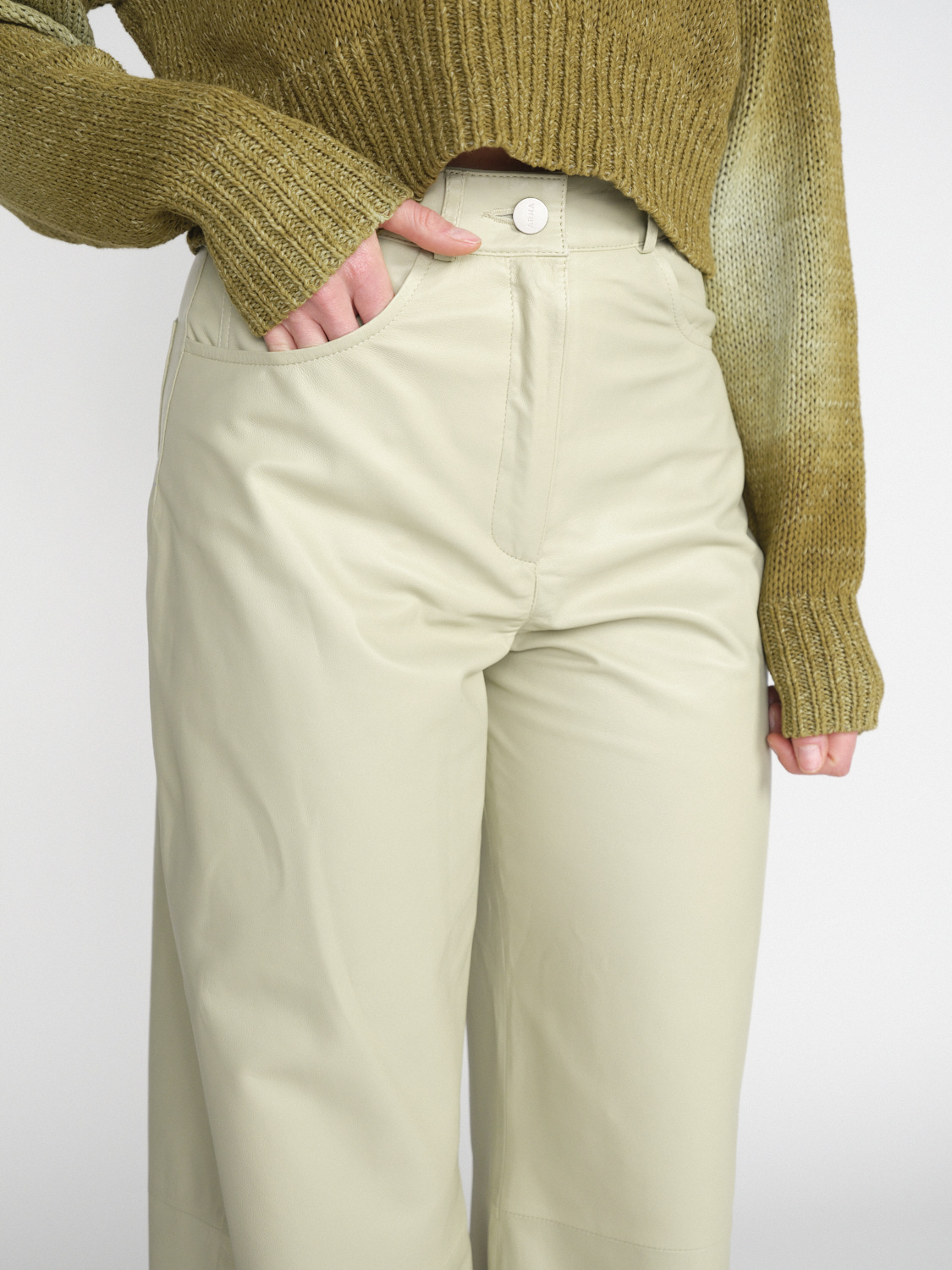 Arma Catania - Wide-leg lambskin leather trousers  hellgrün 34