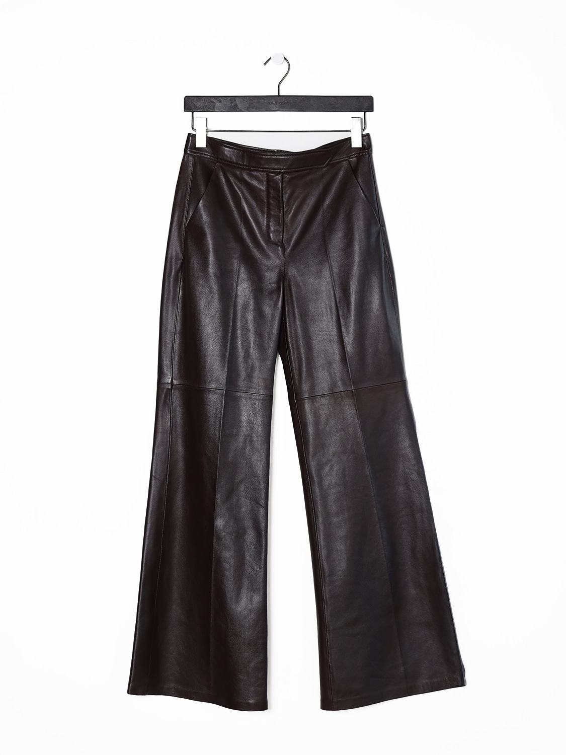 Sleek statement – wide-leg leather pants