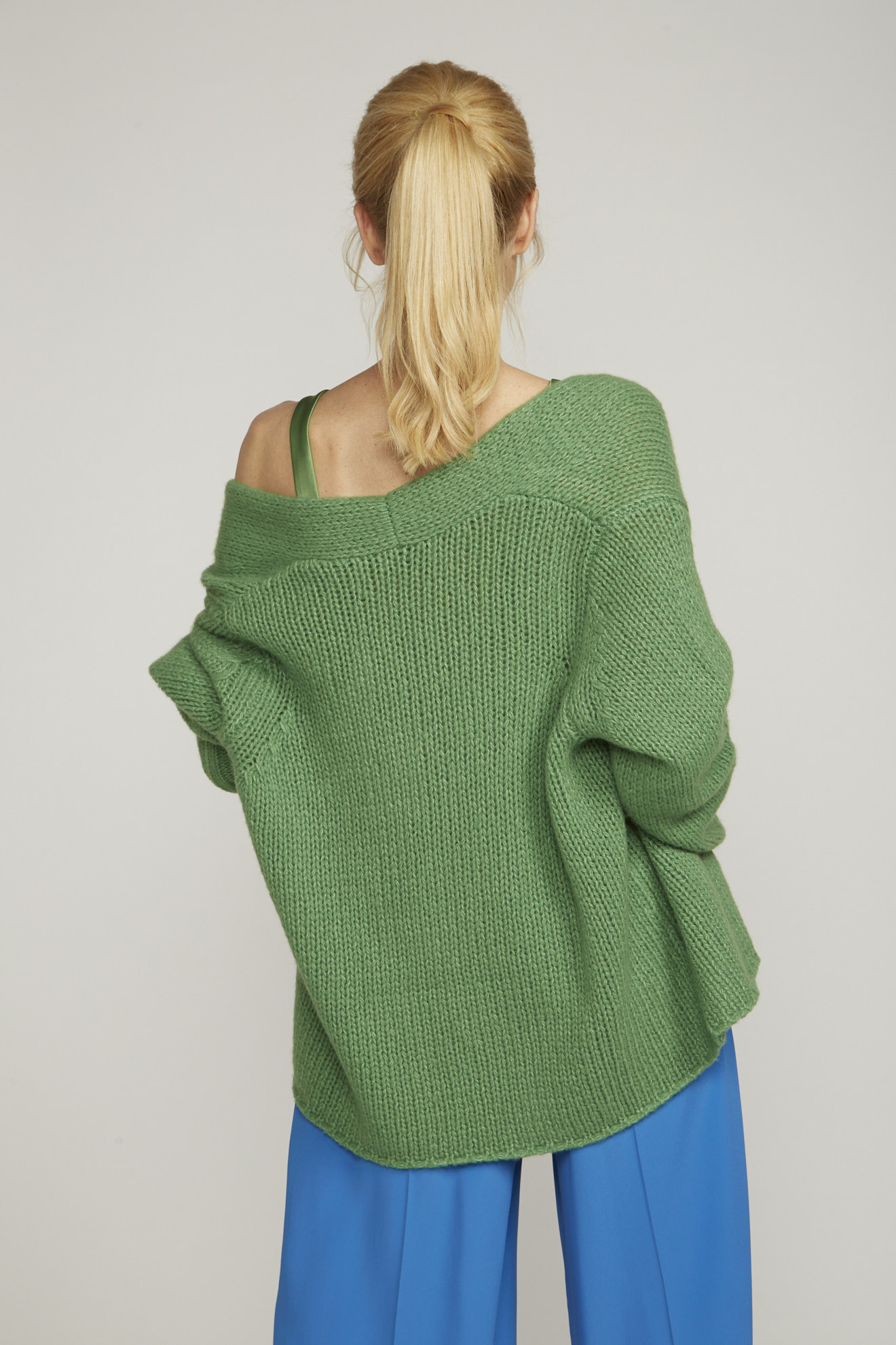 lu ren jacket green plain cashmere model back