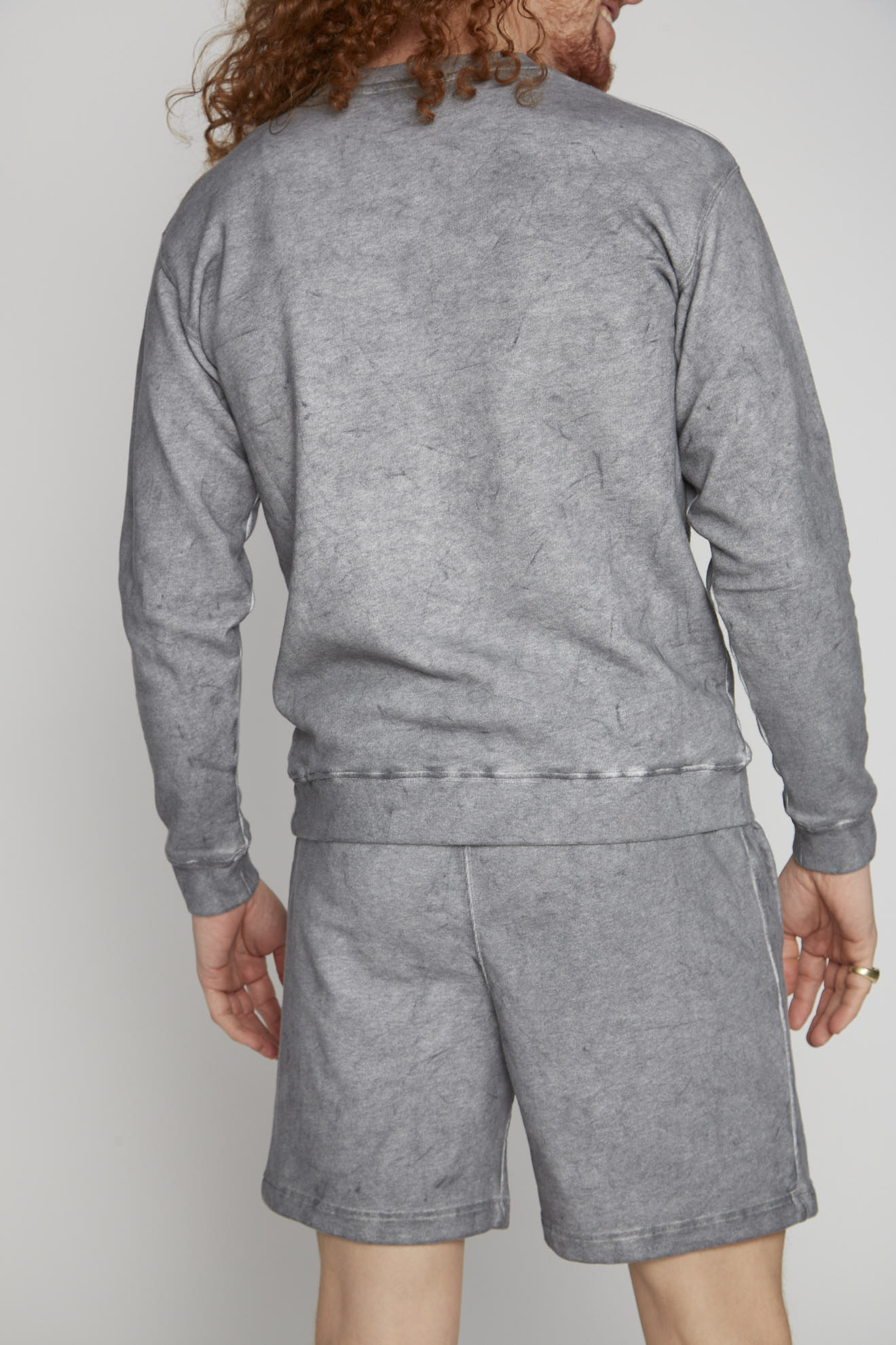 dondup sweater washed out grey branded mix model rückansicht