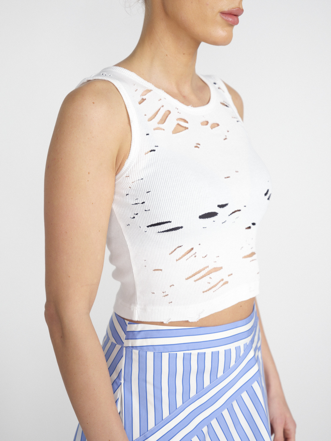 R13 Distressed tank - cropped top with cut-outs white S