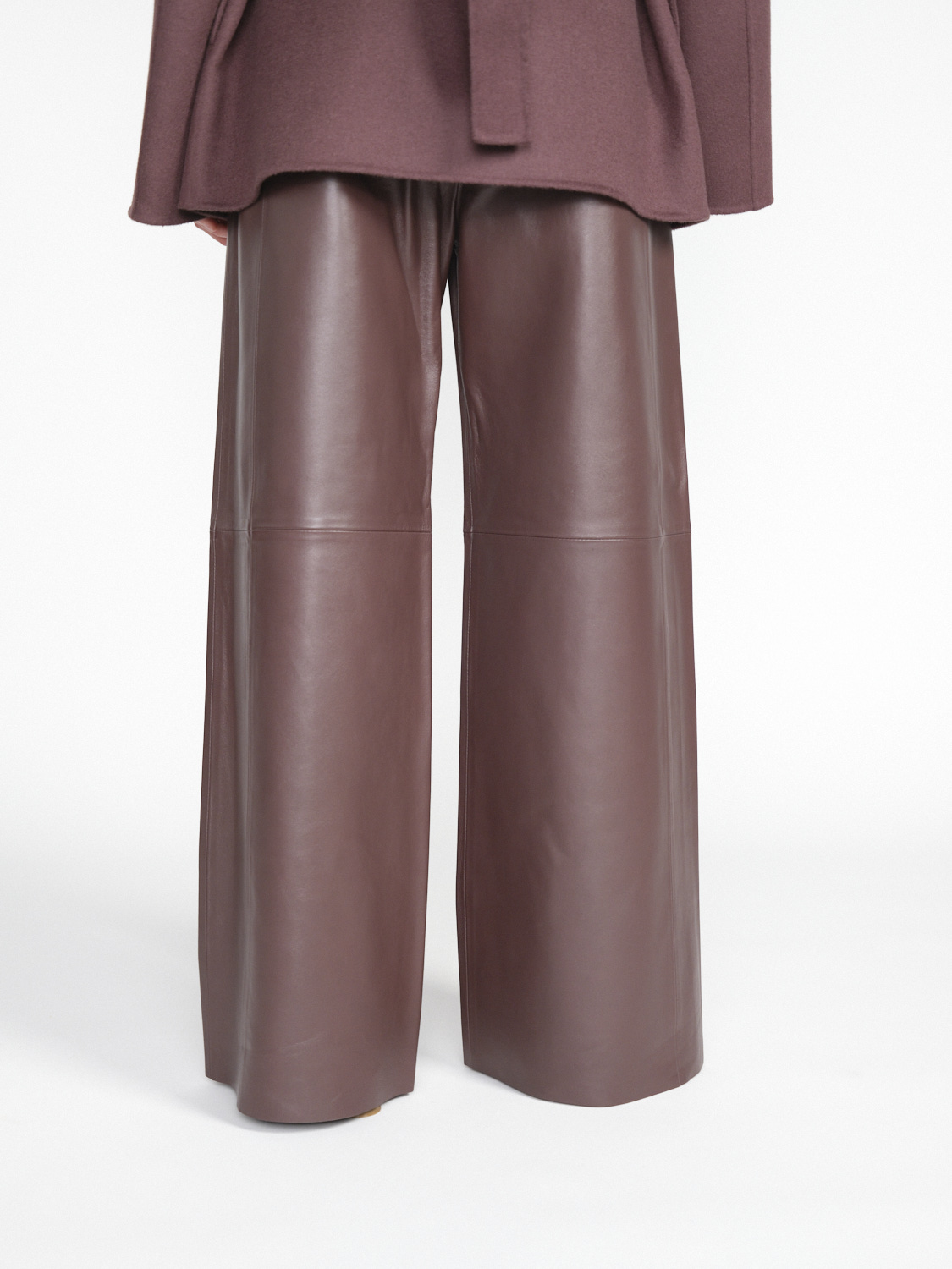 Odeeh Pantaloni oversize in pelle di agnello marrone 34