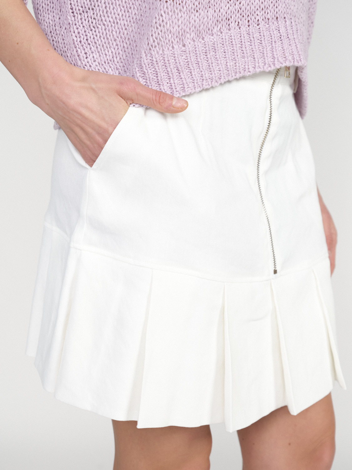 Lorena Antoniazzi Stretchy mini skirt with zipper detail  white 34