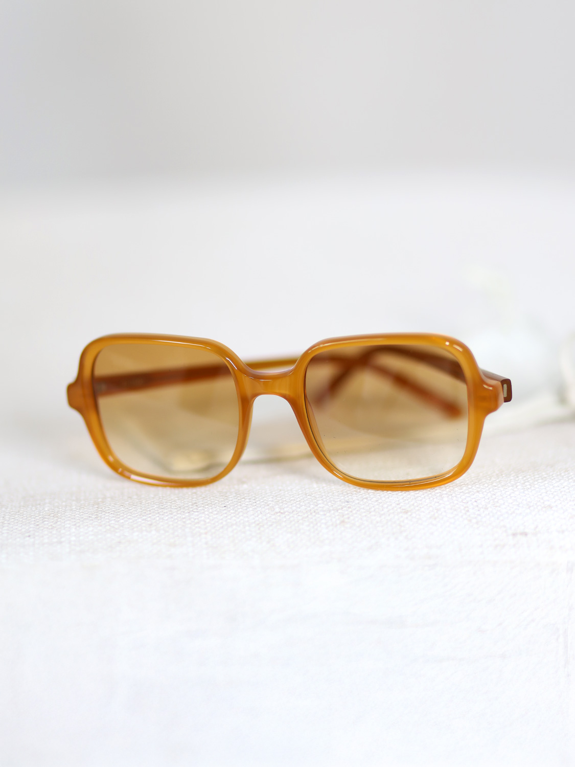 Conic Honey – Quadratische Sonnenbrille  