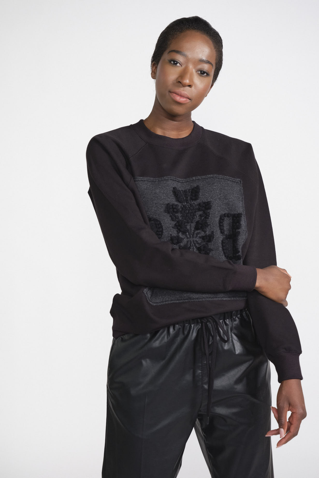 barrie sweater black plain centered print cotton