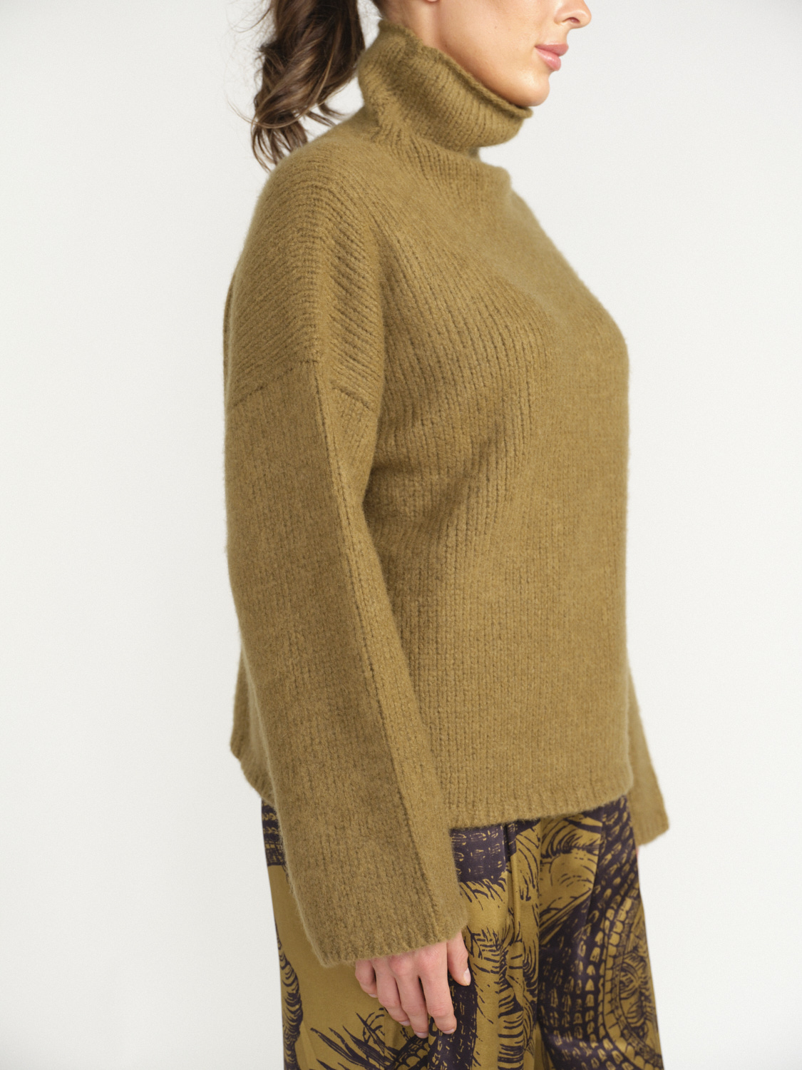 friendly hunting Cashmere silk blend knit sweater with stand up collar brown M