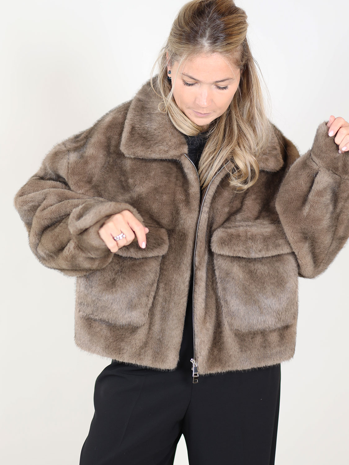 Betta Corradi Giacchino – Jacke in Felloptik   taupe XS