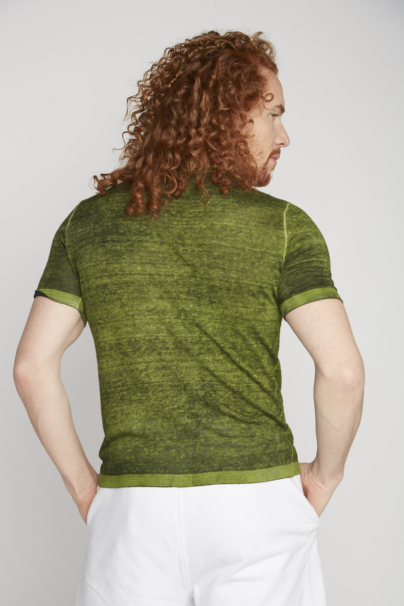 avant toi shirt green plain linen model back