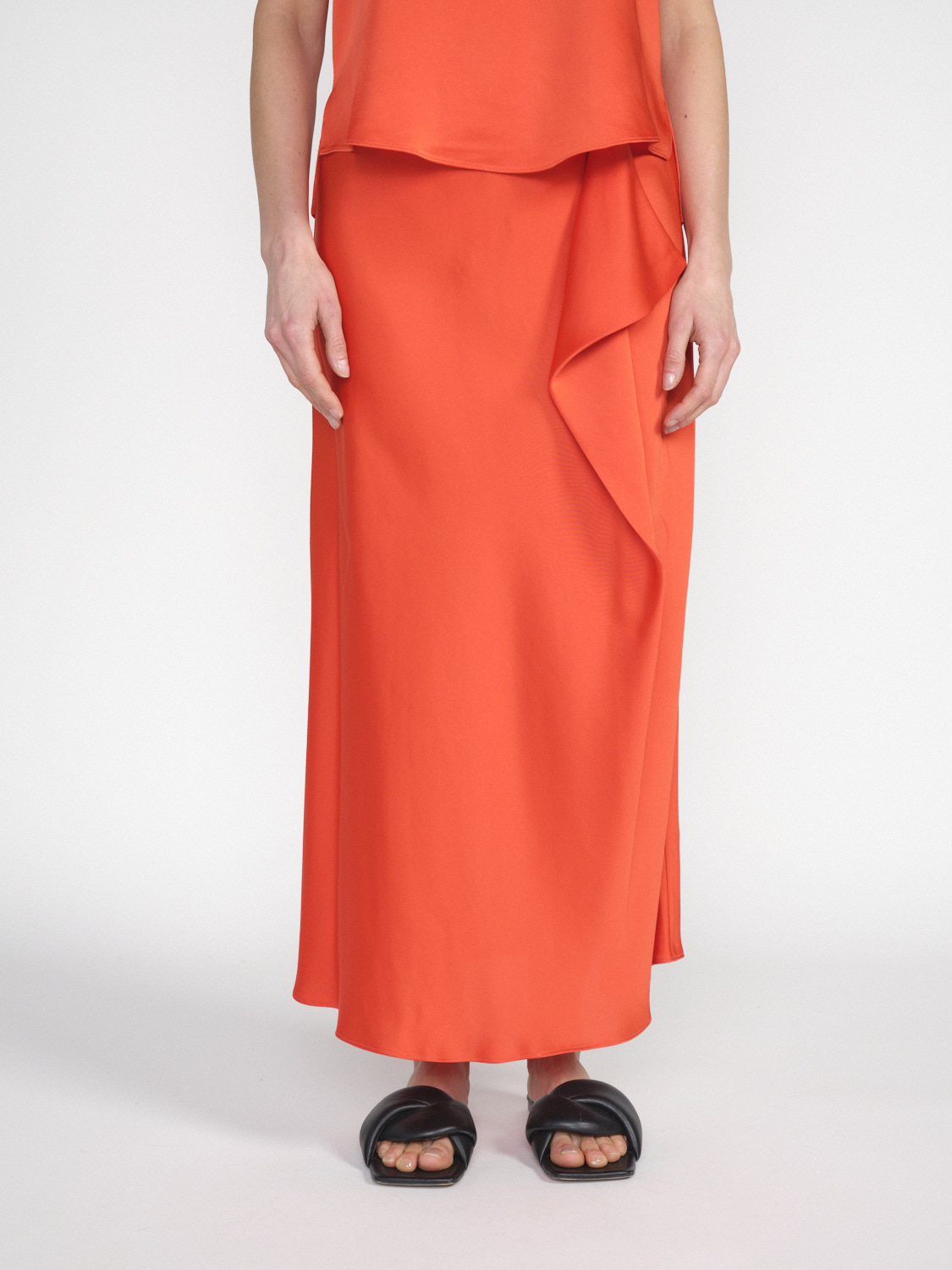 Blane – Skirt with cadcading ruffle detail   