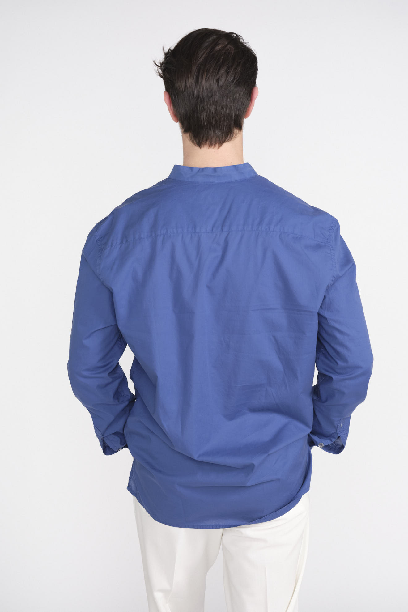 Camicia in cotone a maniche lunghe con abbottonatura blu M