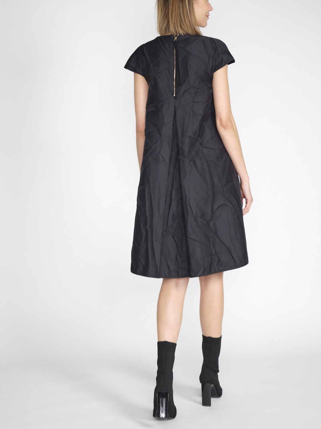 Odeeh Mini-robe avec structure crinkle et partie en soie  noir 34