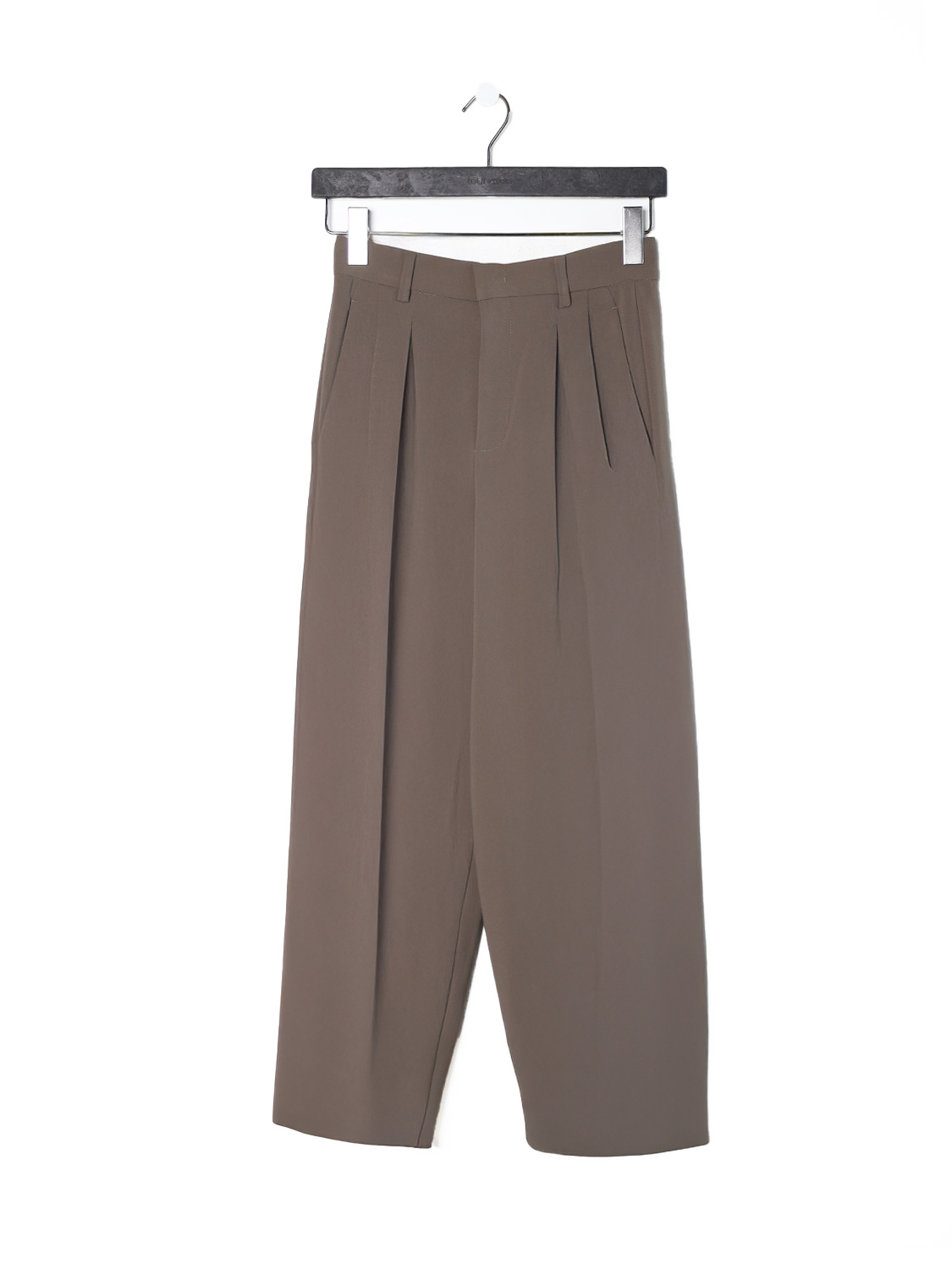 Wide-leg pants
