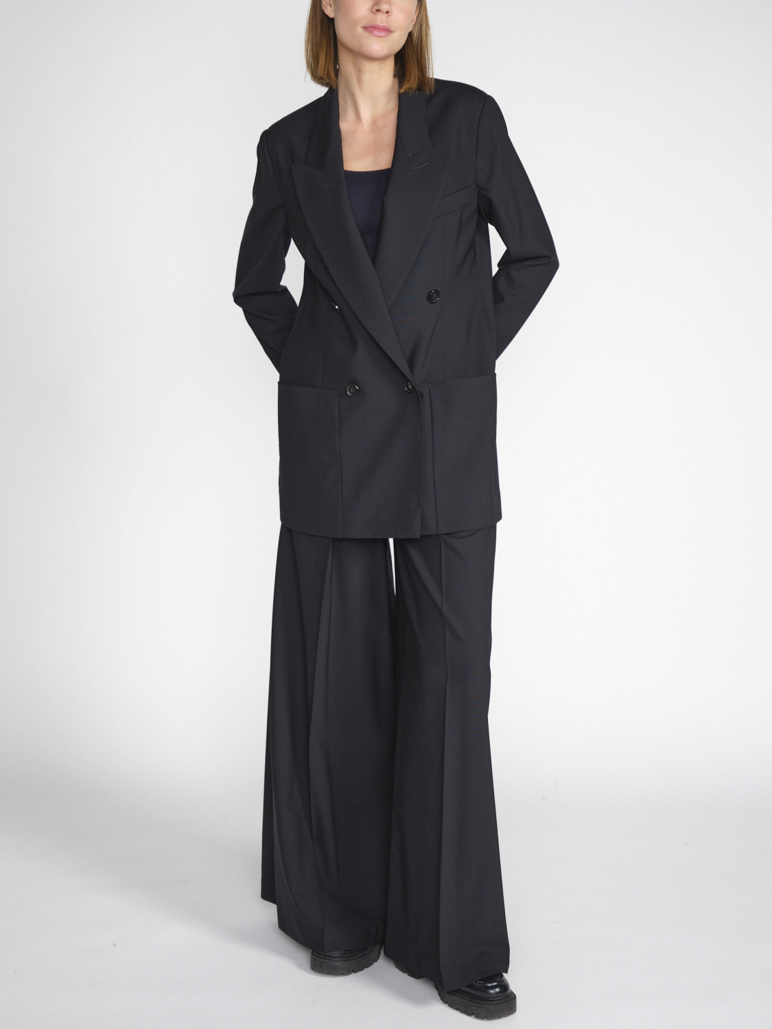 Lorena Antoniazzi Double-breasted blazer in virgin wool and stretch  black 38