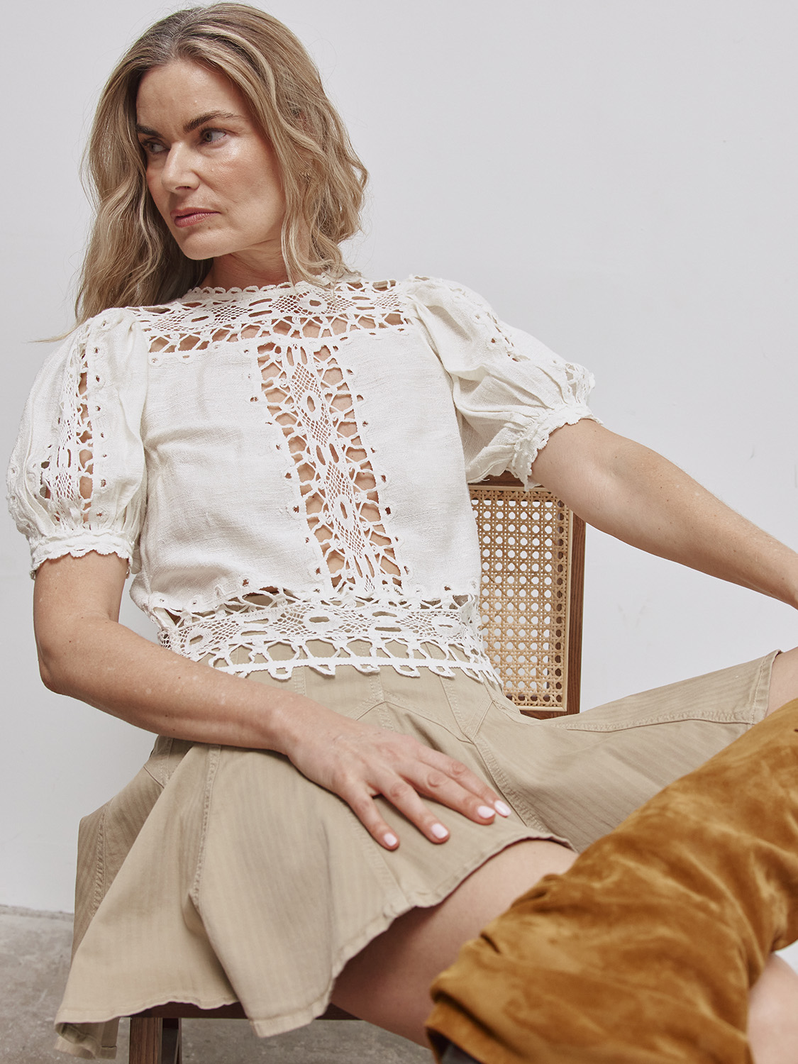 Gita Top - Camicia blusa con dettagli a buchi in misto seta e cotone