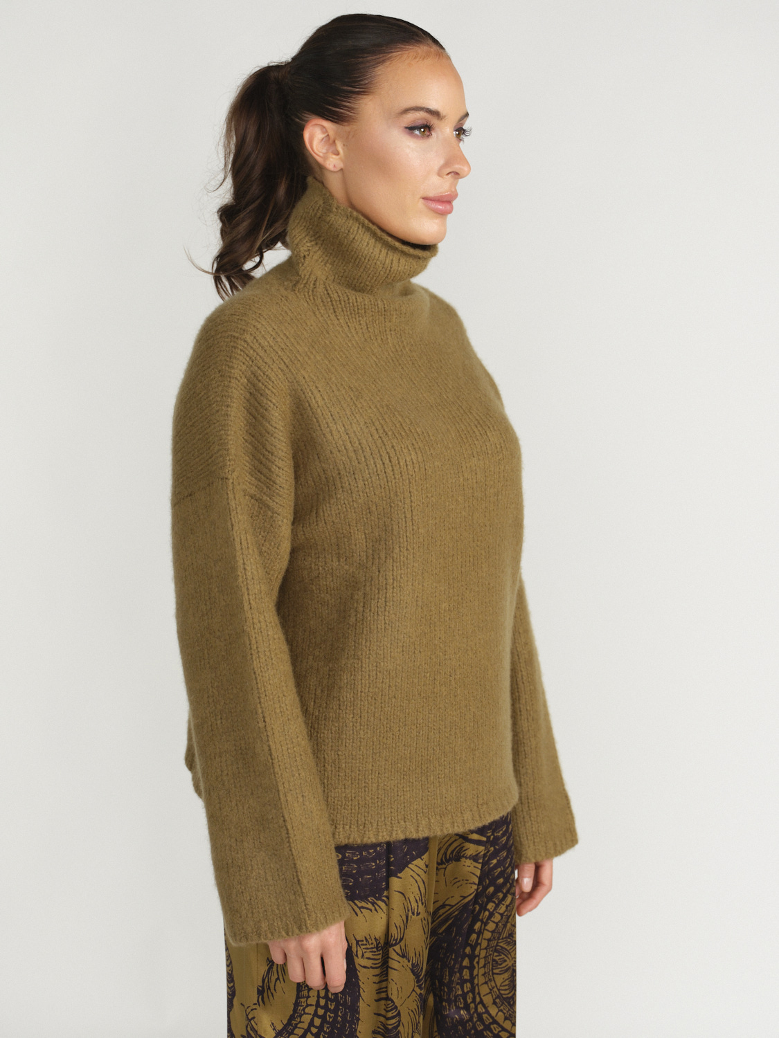 friendly hunting Cashmere silk blend knit sweater with stand up collar brown S