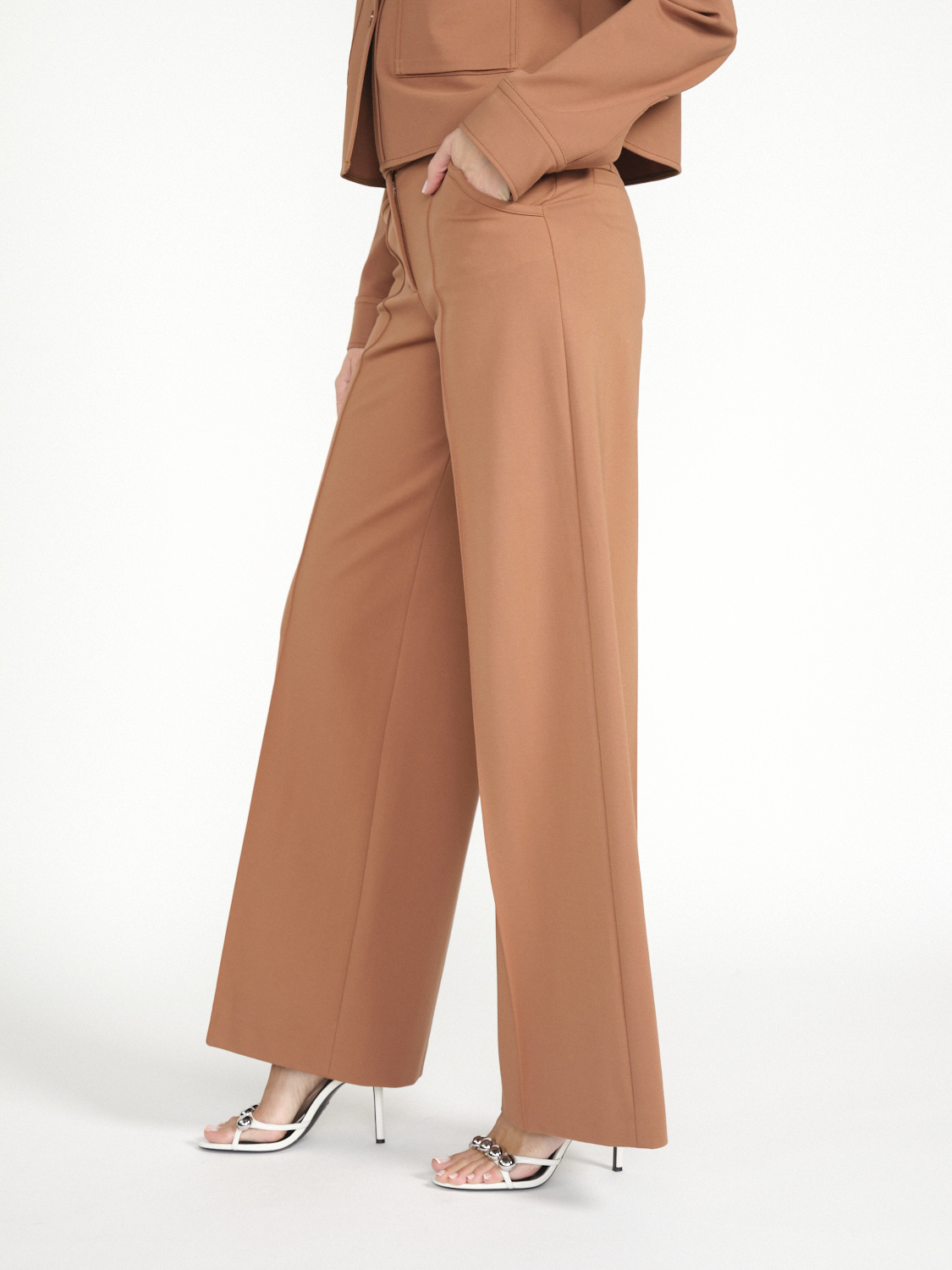 Dorothee Schumacher Emotional Essence – Stretchige Budnfalten-Hose braun XS Dorothee Schumacher Emotional Essence – Stretchige Budnfalten-Hose braun XS