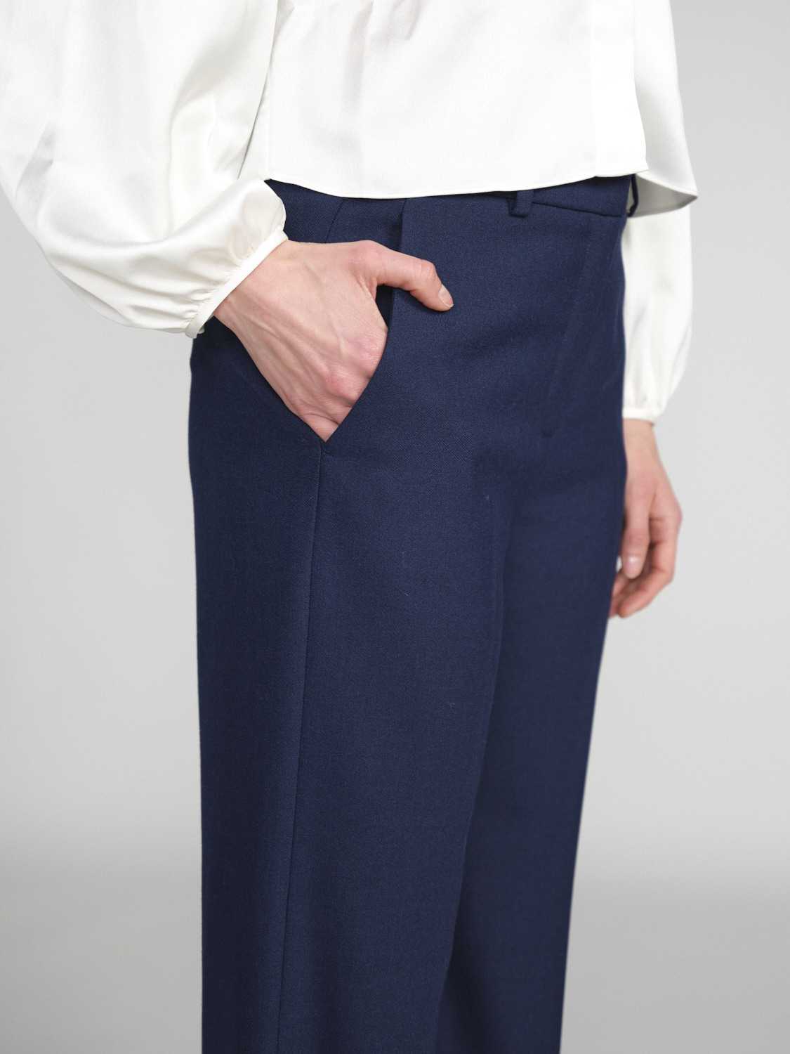 Seductive Pantaloni elasticizzati con pieghe   marine 34