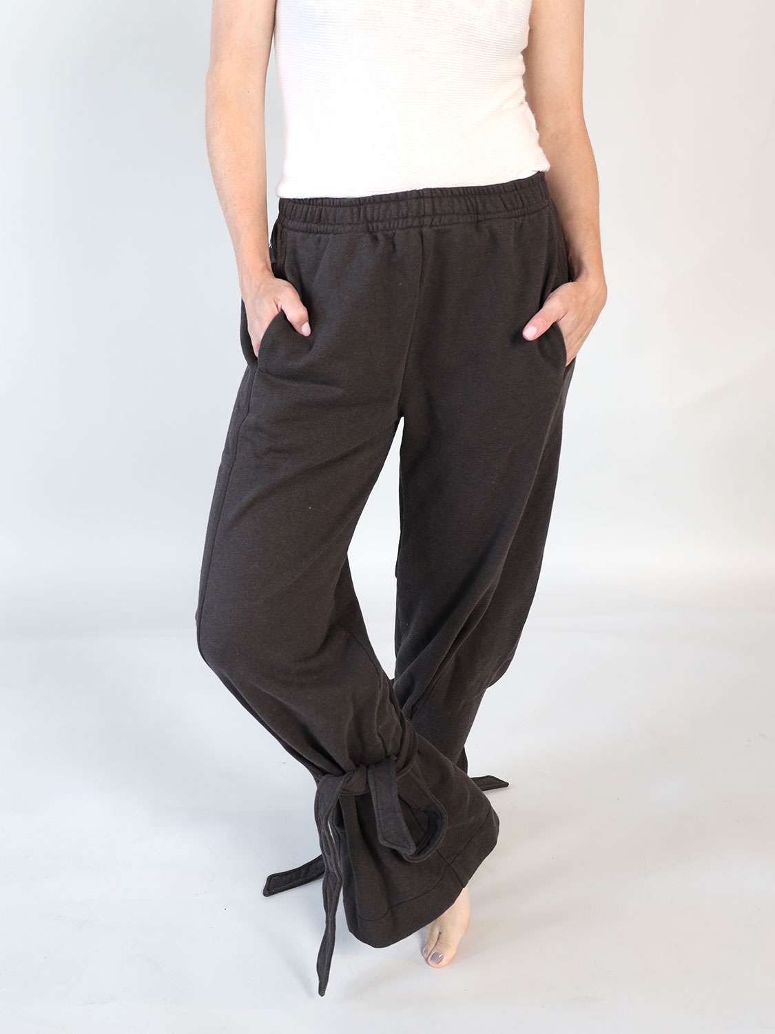 JW Anderson Tied Bow – Joggers with loop detail brown XS