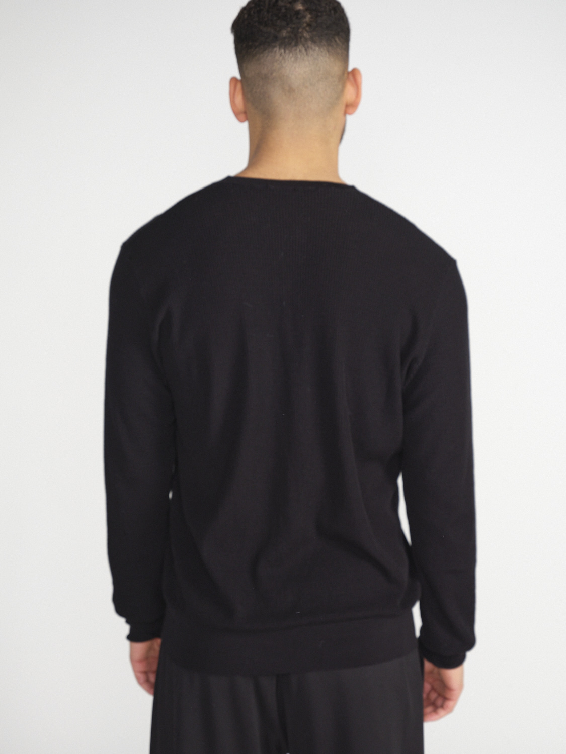 Roberto Collina Serafino – Lightweight ribbed cotton sweater with button placket  black 52