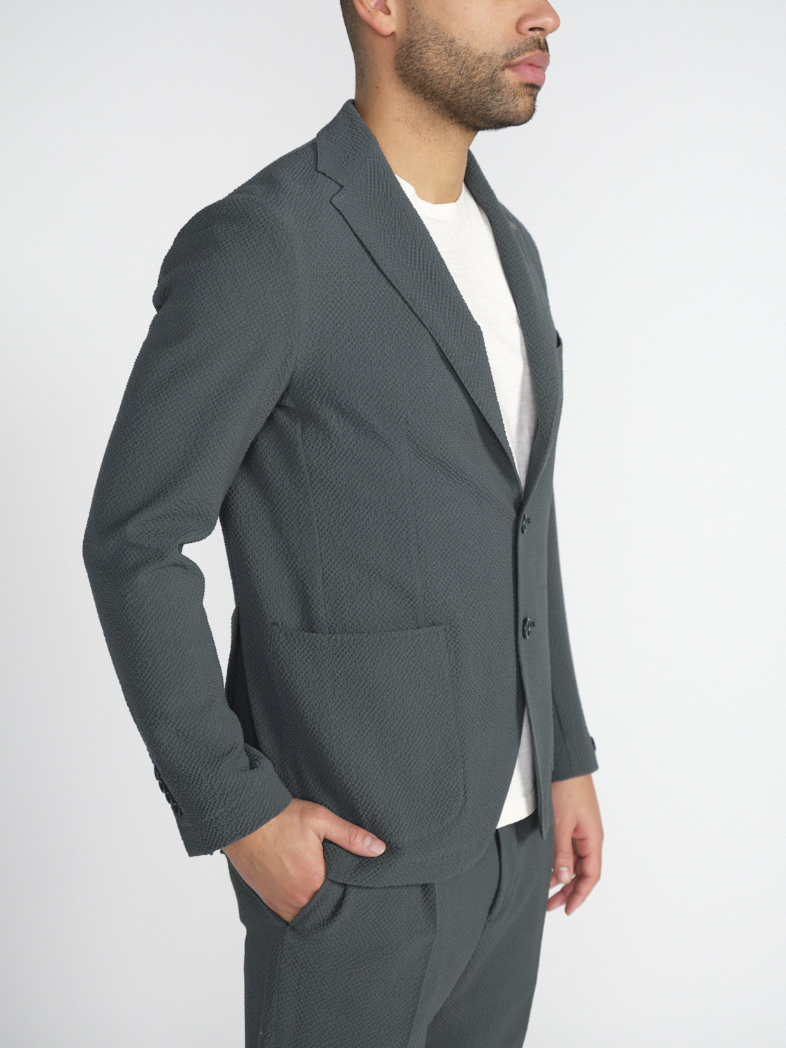 TAGLIATORE Textured suit made from a virgin wool blend  green 48
