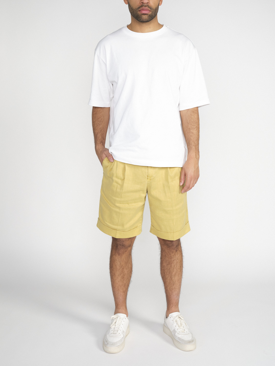 PT Torino Shorts made from a linen-cotton mix  yellow 46