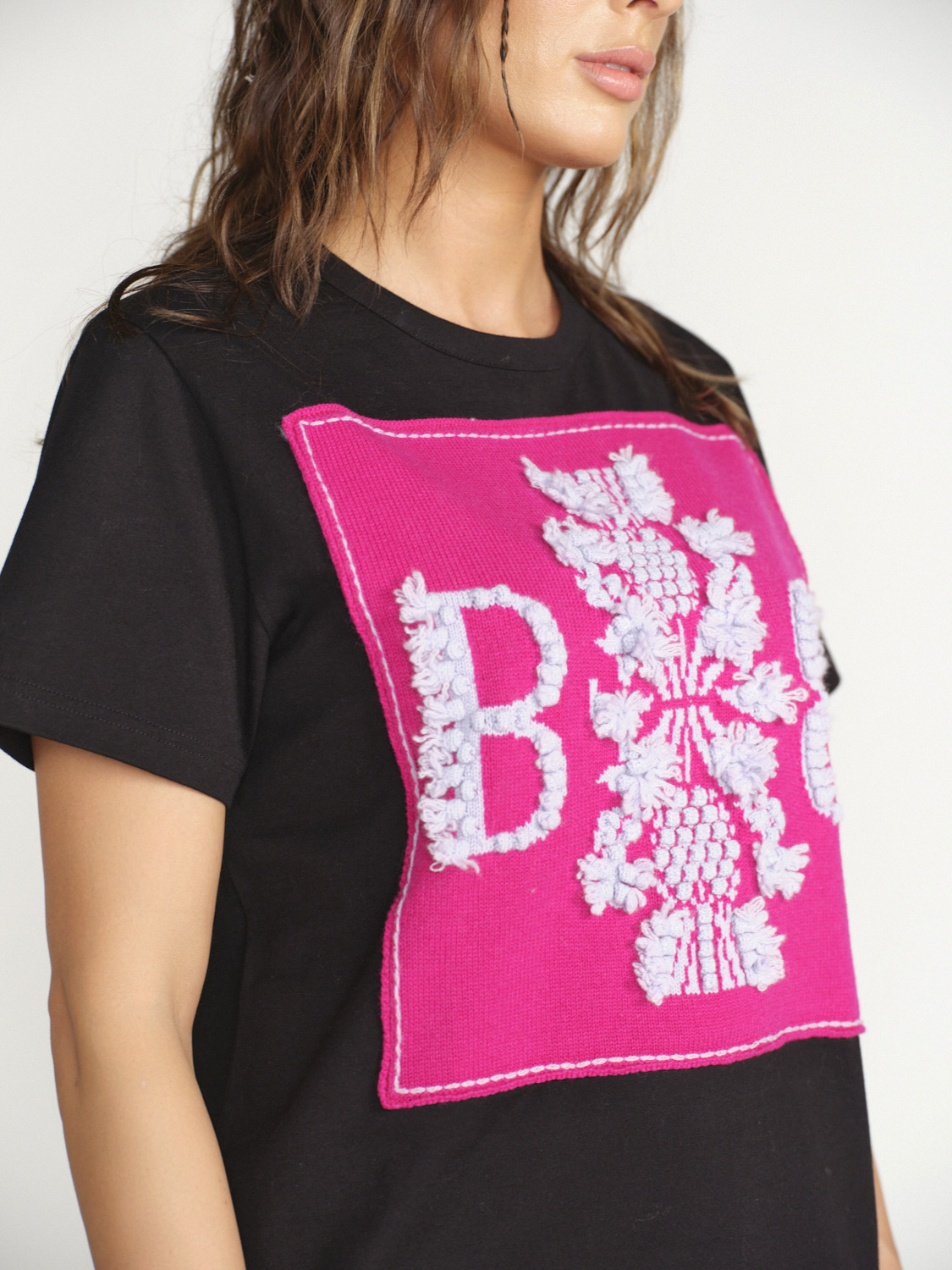 Barrie T-Shirt with logo cashmere patch - T-shirt avec logo patch en cachemire pink XS