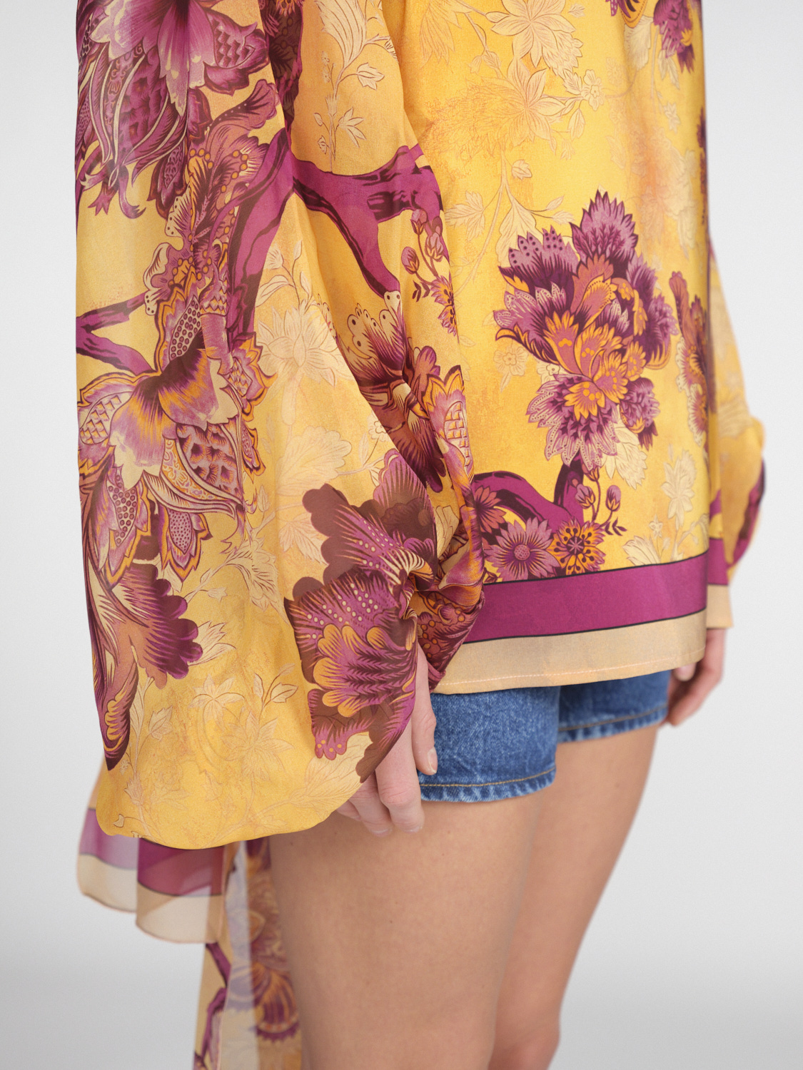 For restless sleepers Silk blouse with floral design and layered effects  multi XS