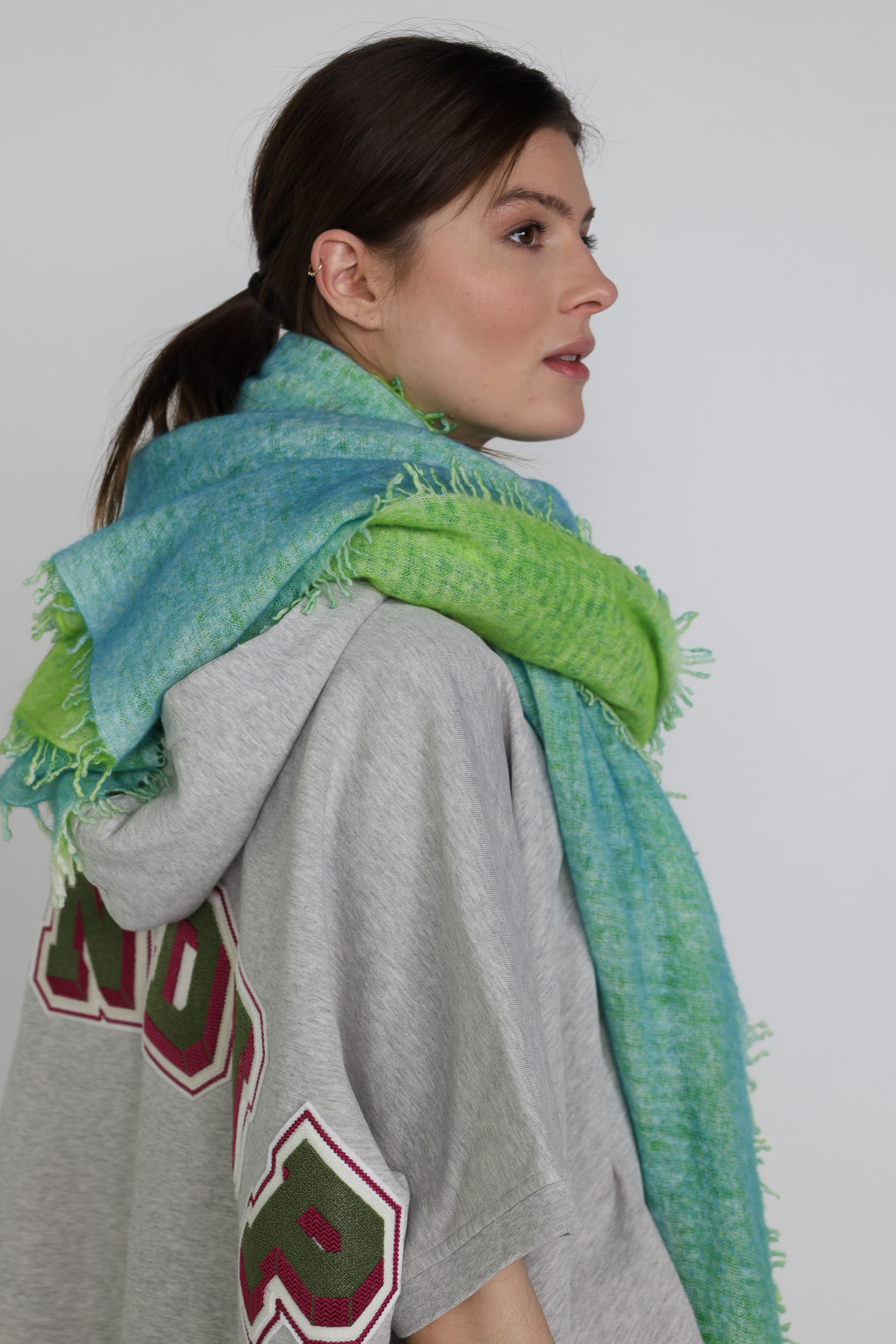 Avant Toi Stole Smacchinato - Scarf with fringe details in cashmere green One Size