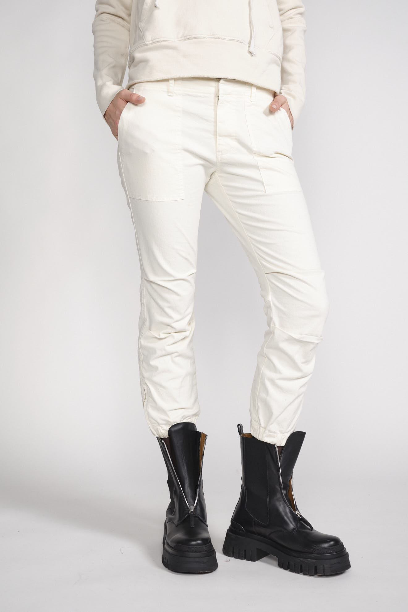 Nili Lotan Cropped Military - Jeans im Joggingstil beige 34