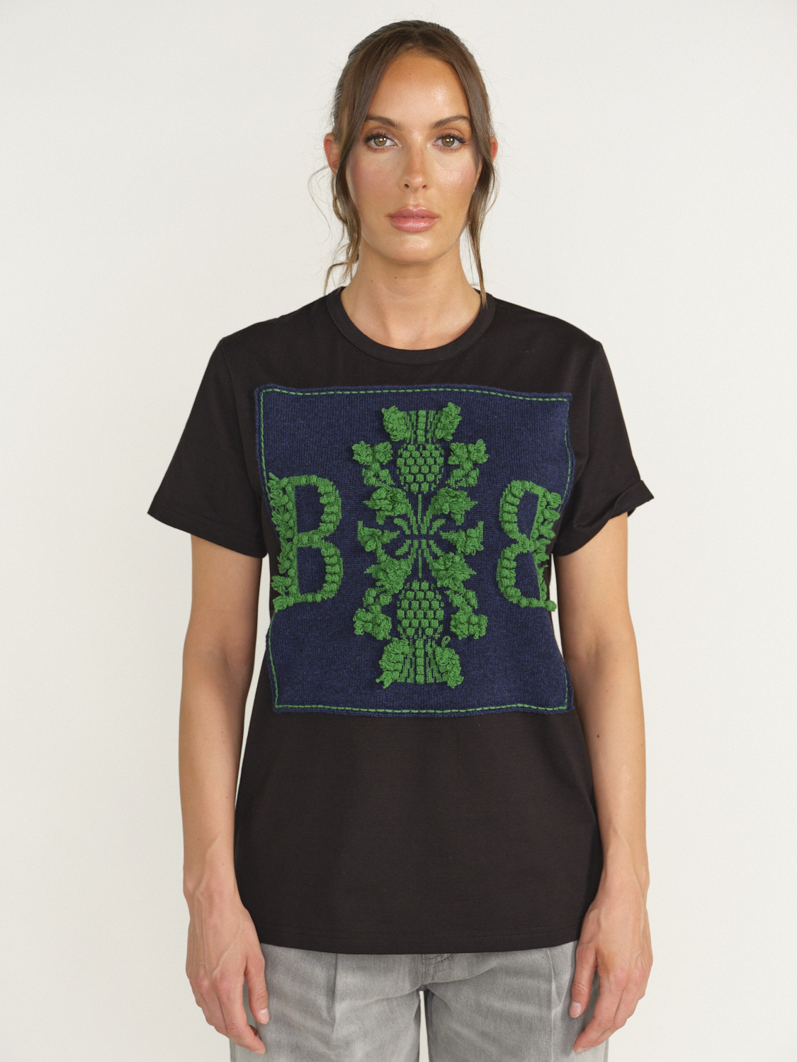 Barrie Barrie - Thistle - T - shirt with logo patch   Jeans XS