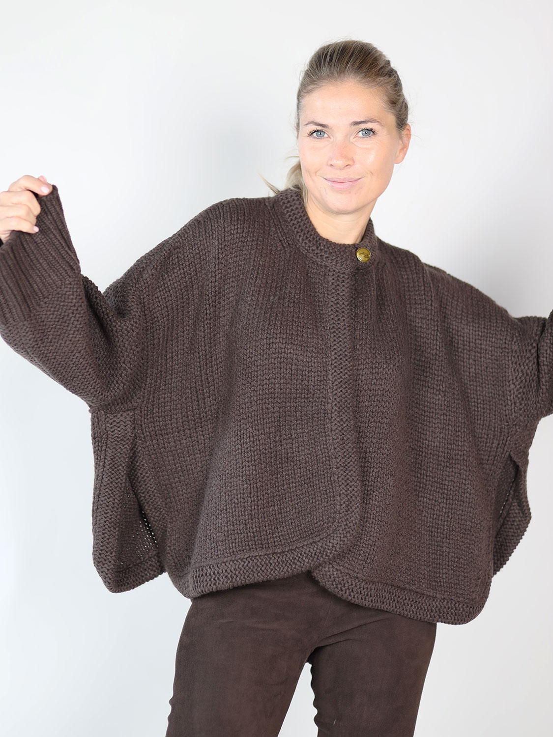 Antonia Zander Phania Cape – Cape aus Cashmere  braun XS/S