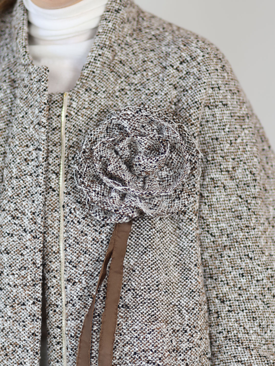Flower-shaped brooch