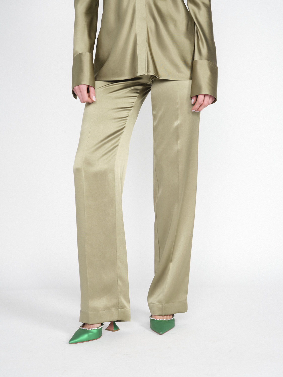 Joseph Silk Tova Trousers - Pantalon en satin de soie à pinces khaki 36