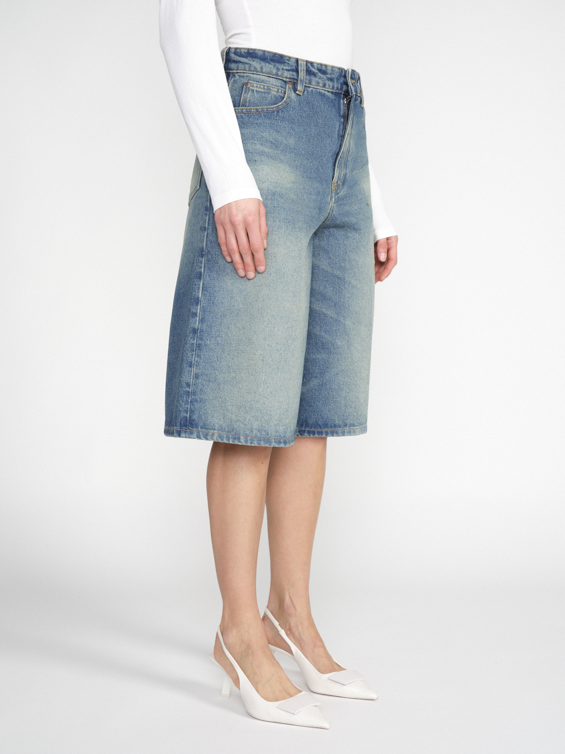 Victoria Beckham Bermuda – Oversized Denim-Shorts 	  azul 26