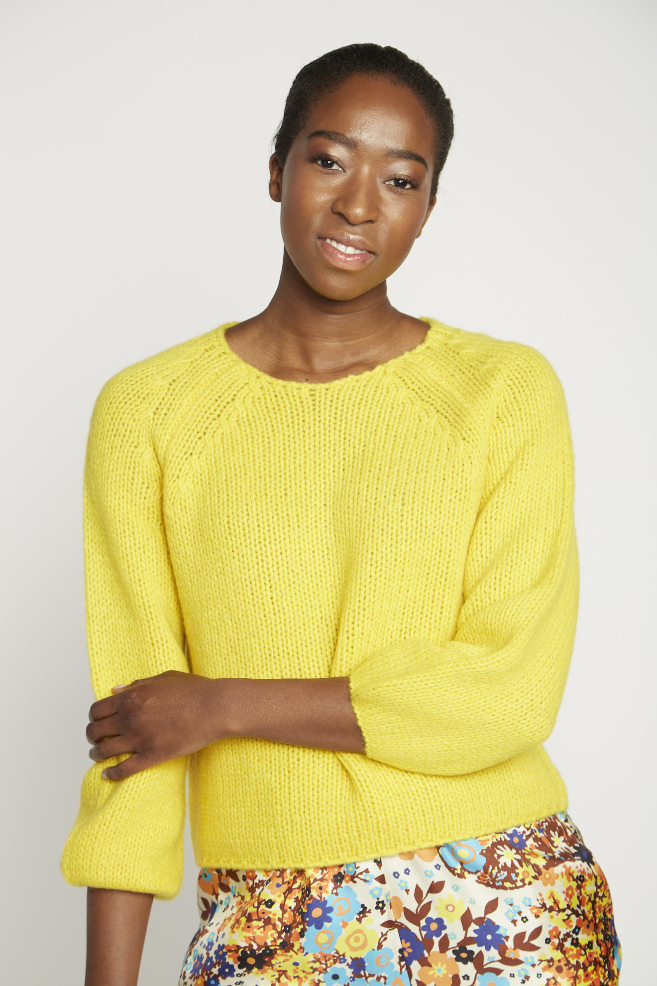 lu rien sweater yellow plain cashmere model front