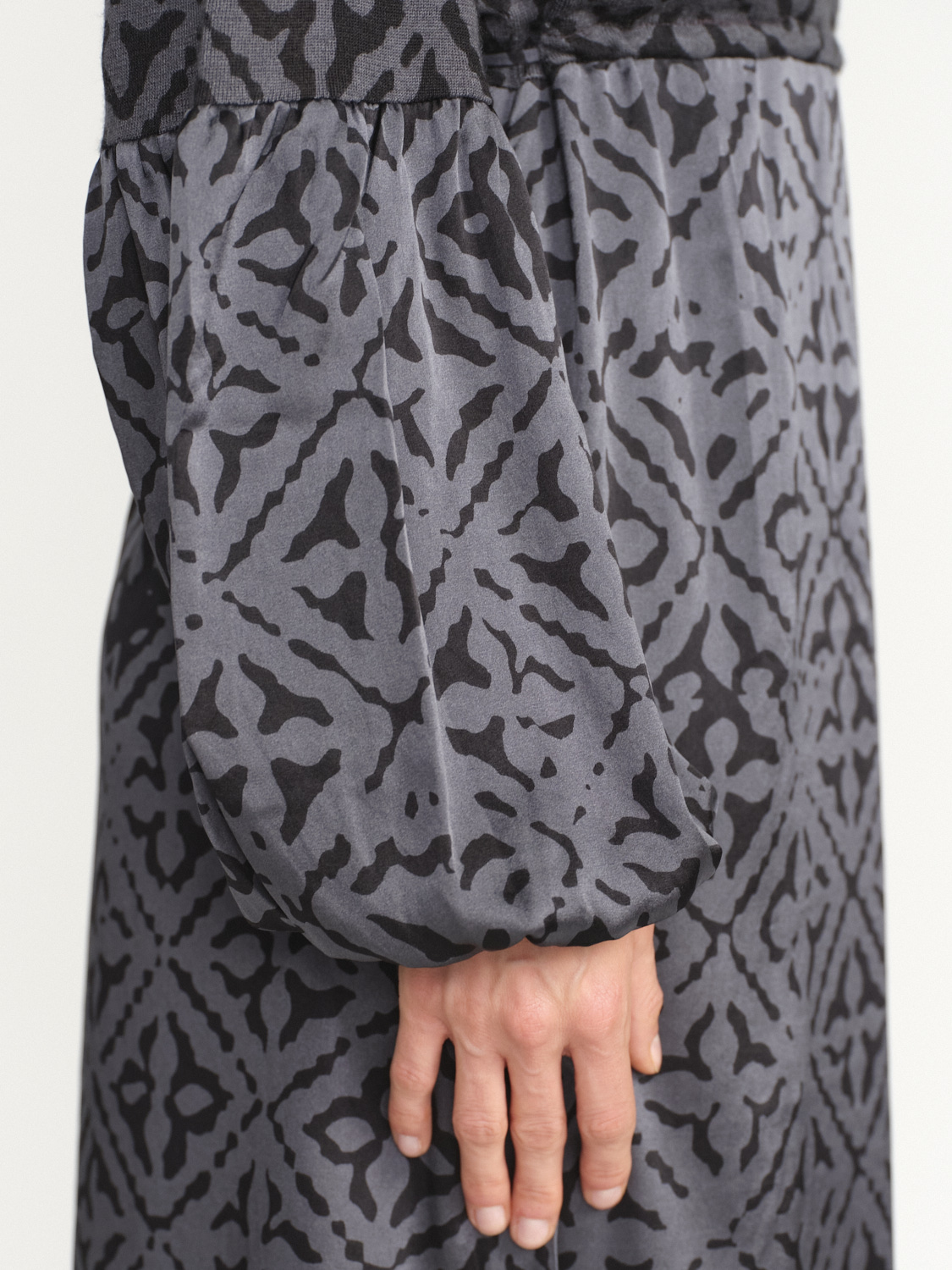 friendly hunting Dress Morose Eyes of Marrakesh print design silk midi dress grey XS