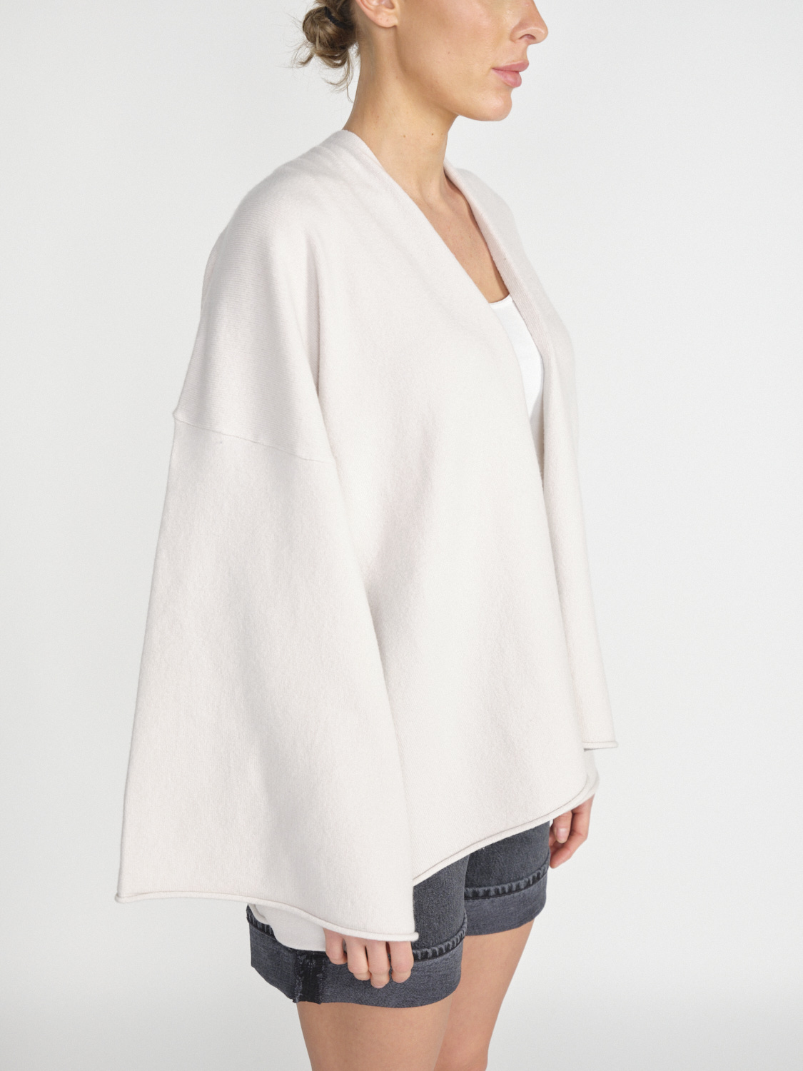 Extreme Cashmere Mamiko – cape made of cashmere  creme One Size