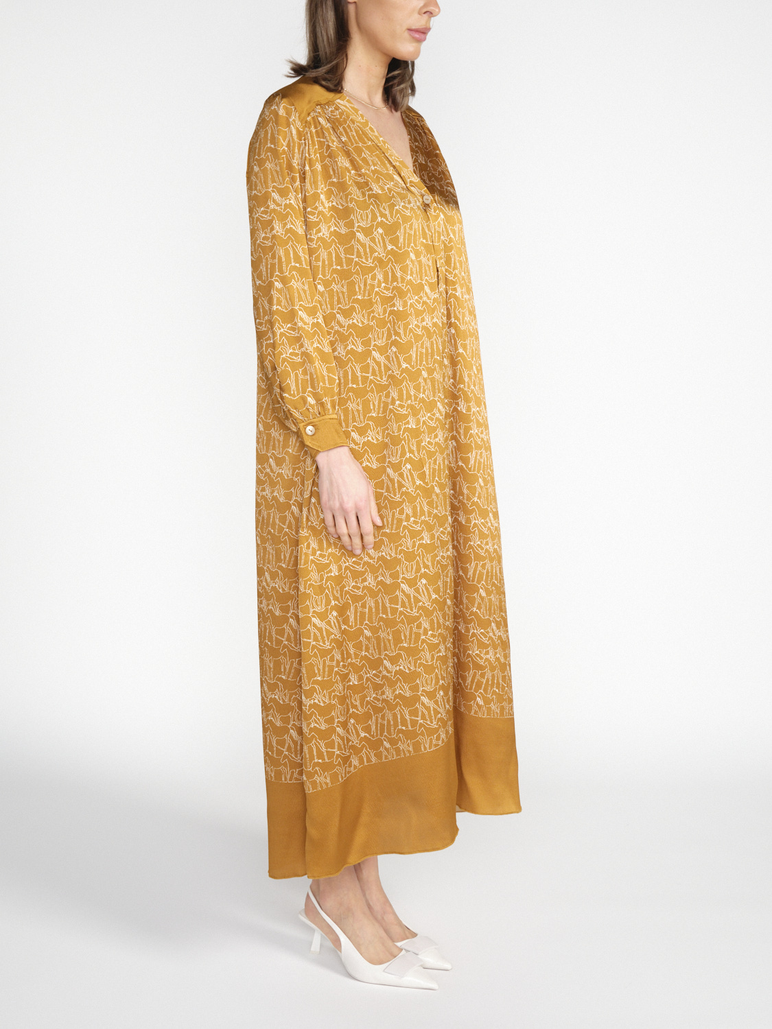Antonia Zander Calima – Kleid mit grafischen Pferden Print camel S