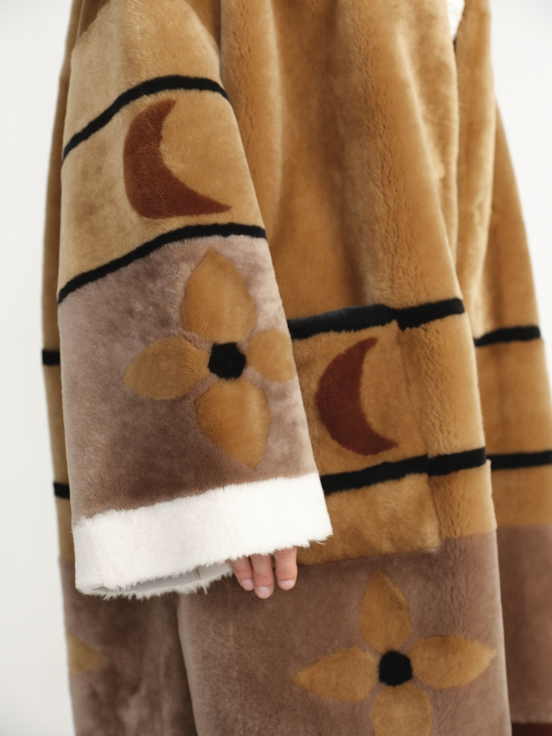 Blancha Abrigo de piel de oveja con diseño de lunas y rayas marrón S/M