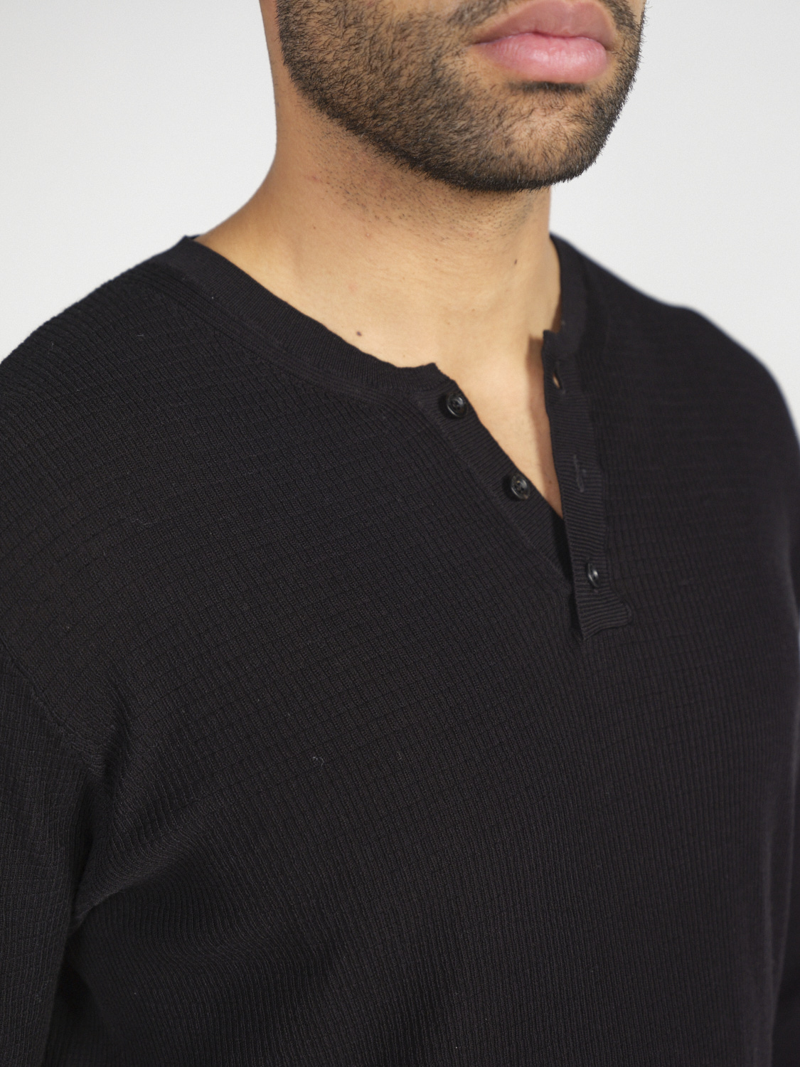 Roberto Collina Serafino – Lightweight ribbed cotton sweater with button placket  black 52