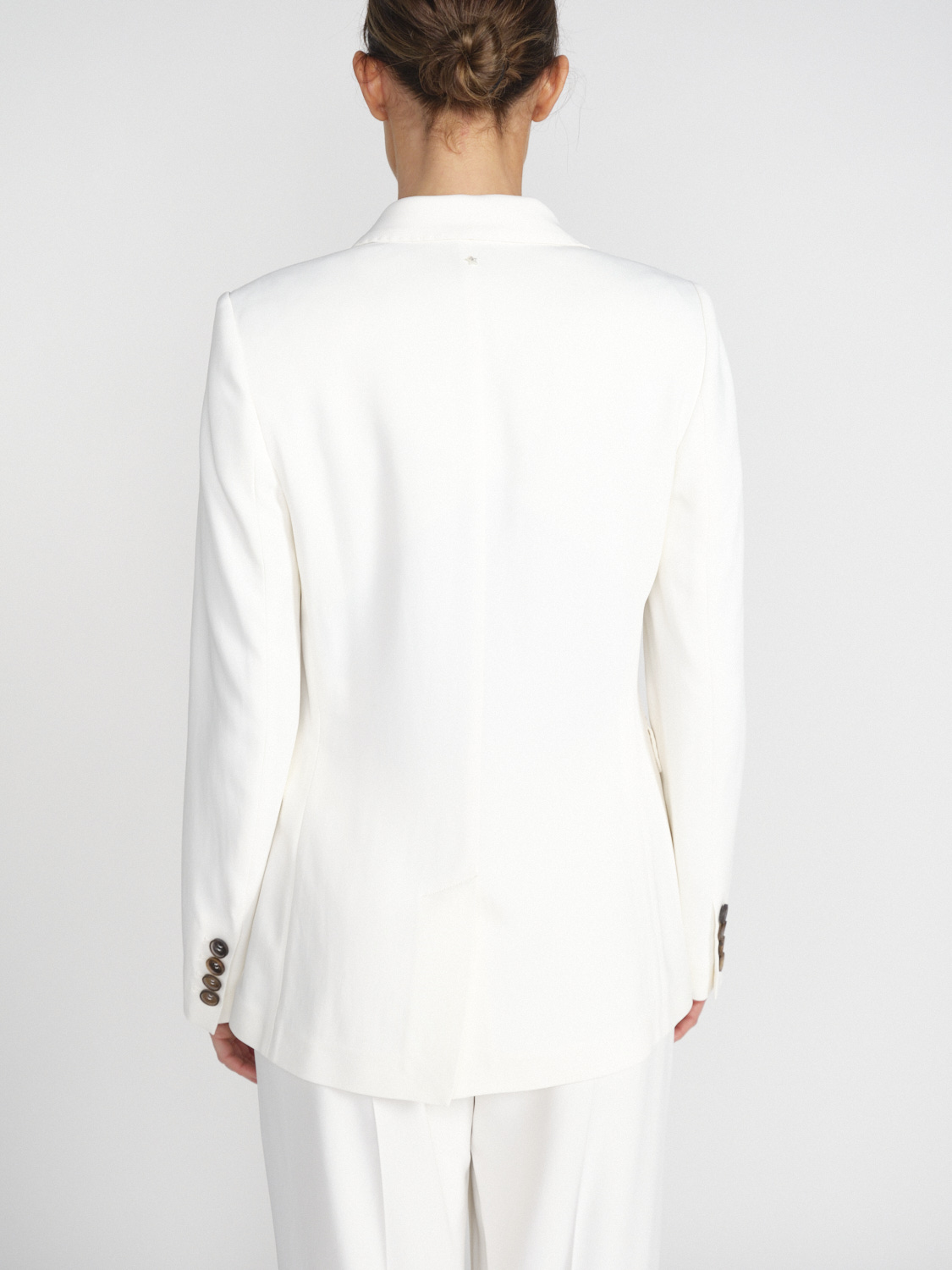 Lorena Antoniazzi Double-breasted blazer with stretch  white 34