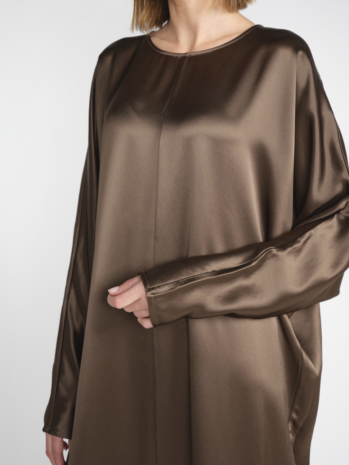 By Malene Birger Odelle - Oversized maxi dress in shimmering satin  brown 38