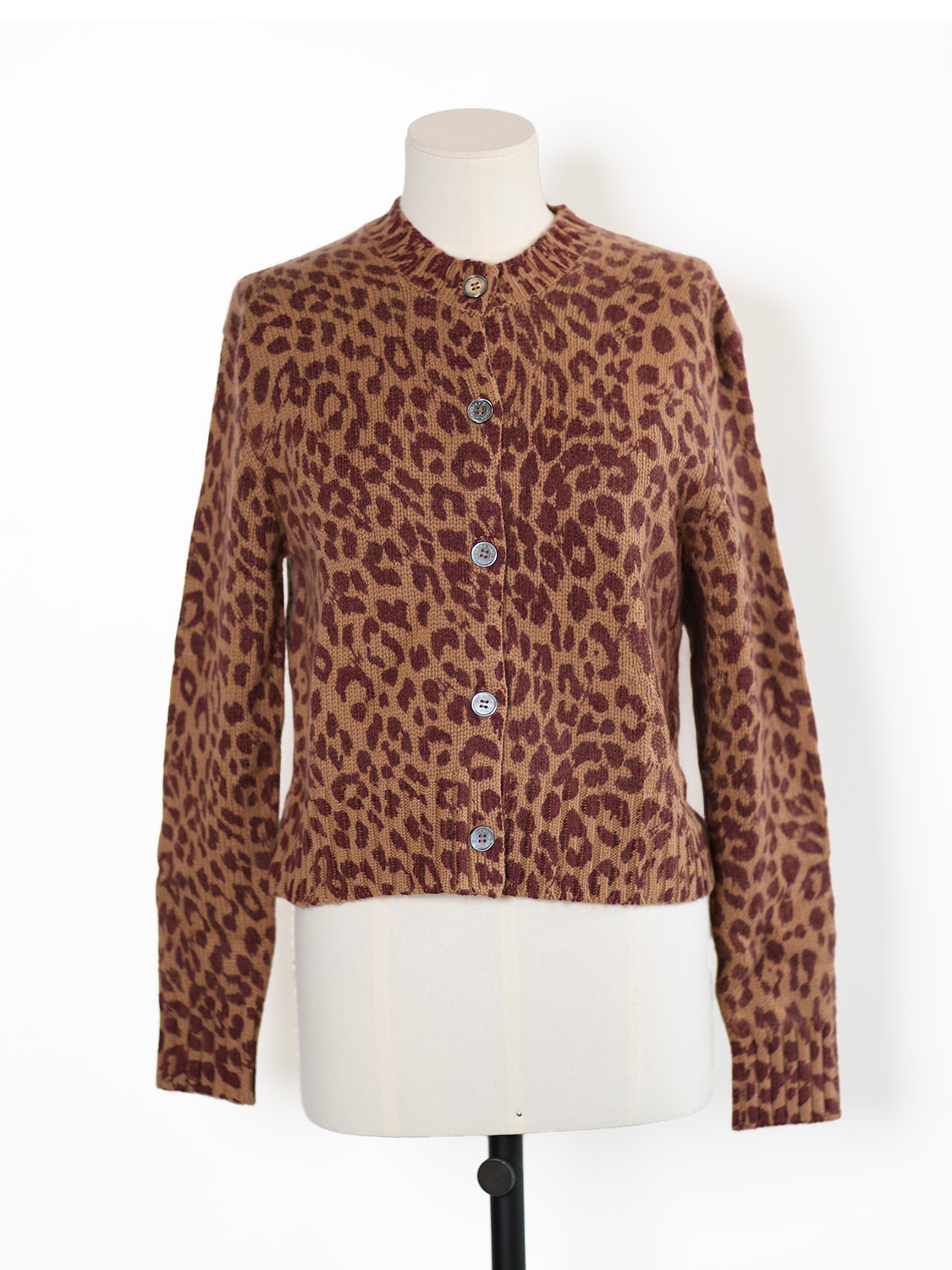 Cashmere-Strickjacke mit Leo-Print 
