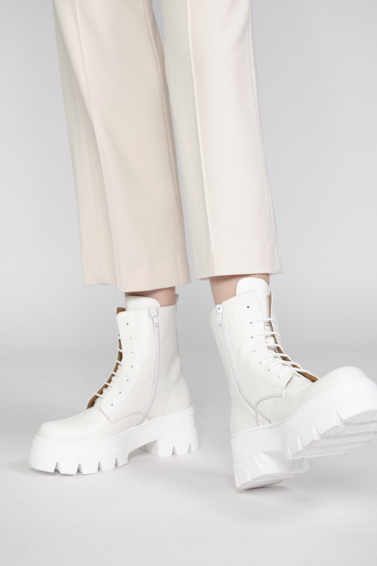 Laced Boot Weiß 39