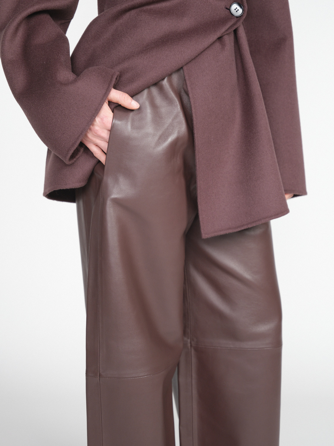 Odeeh Oversized Lederhose aus Lammleder brown 34